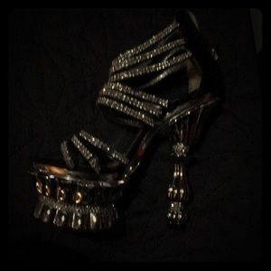 Italina heels . Size 6